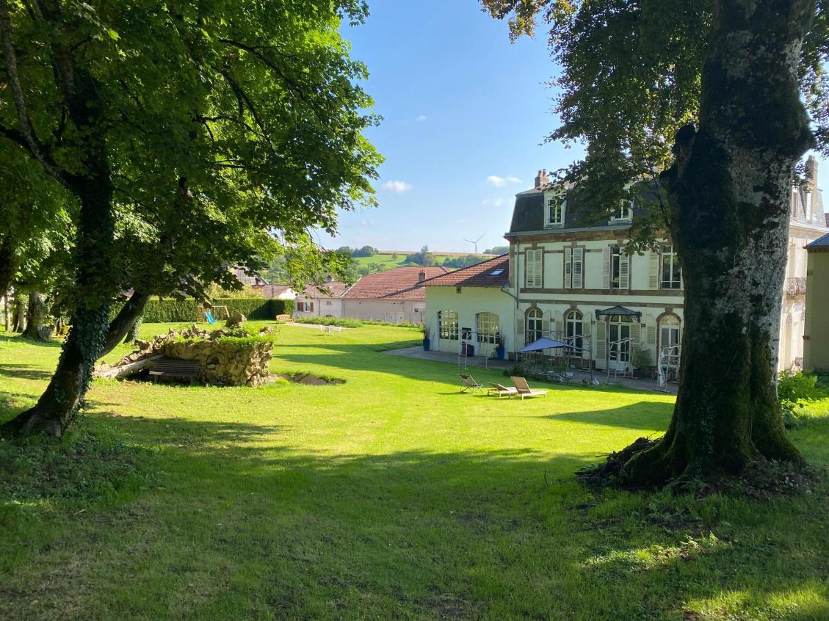 Le Chateau De Monthureux Le Sec Exterior photo