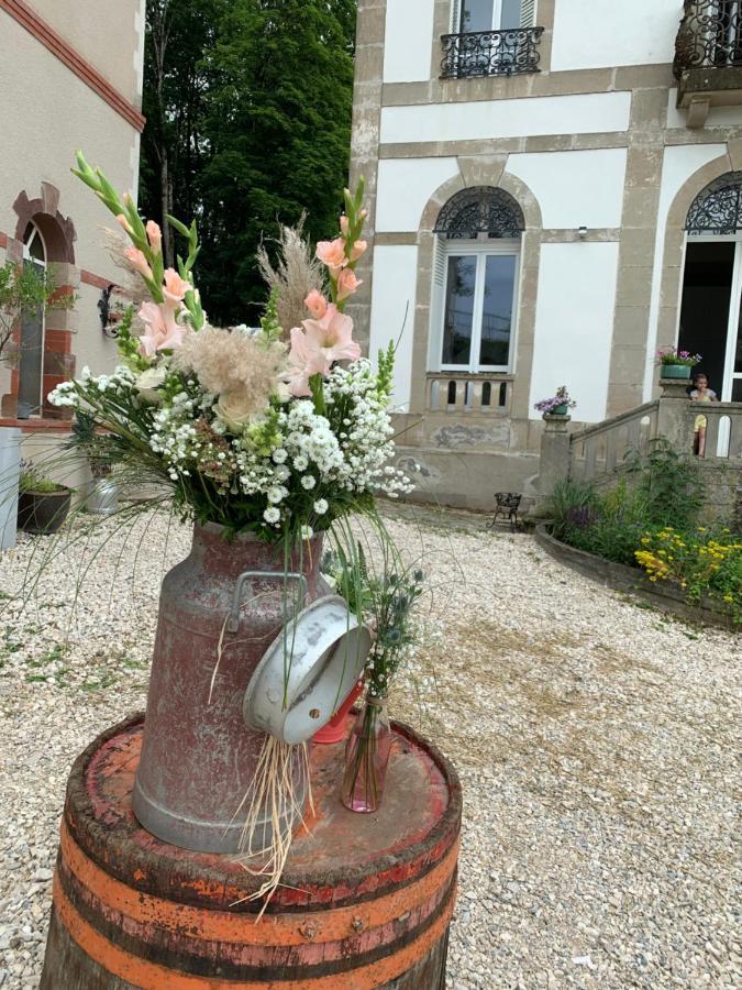 Le Chateau De Monthureux Le Sec Exterior photo