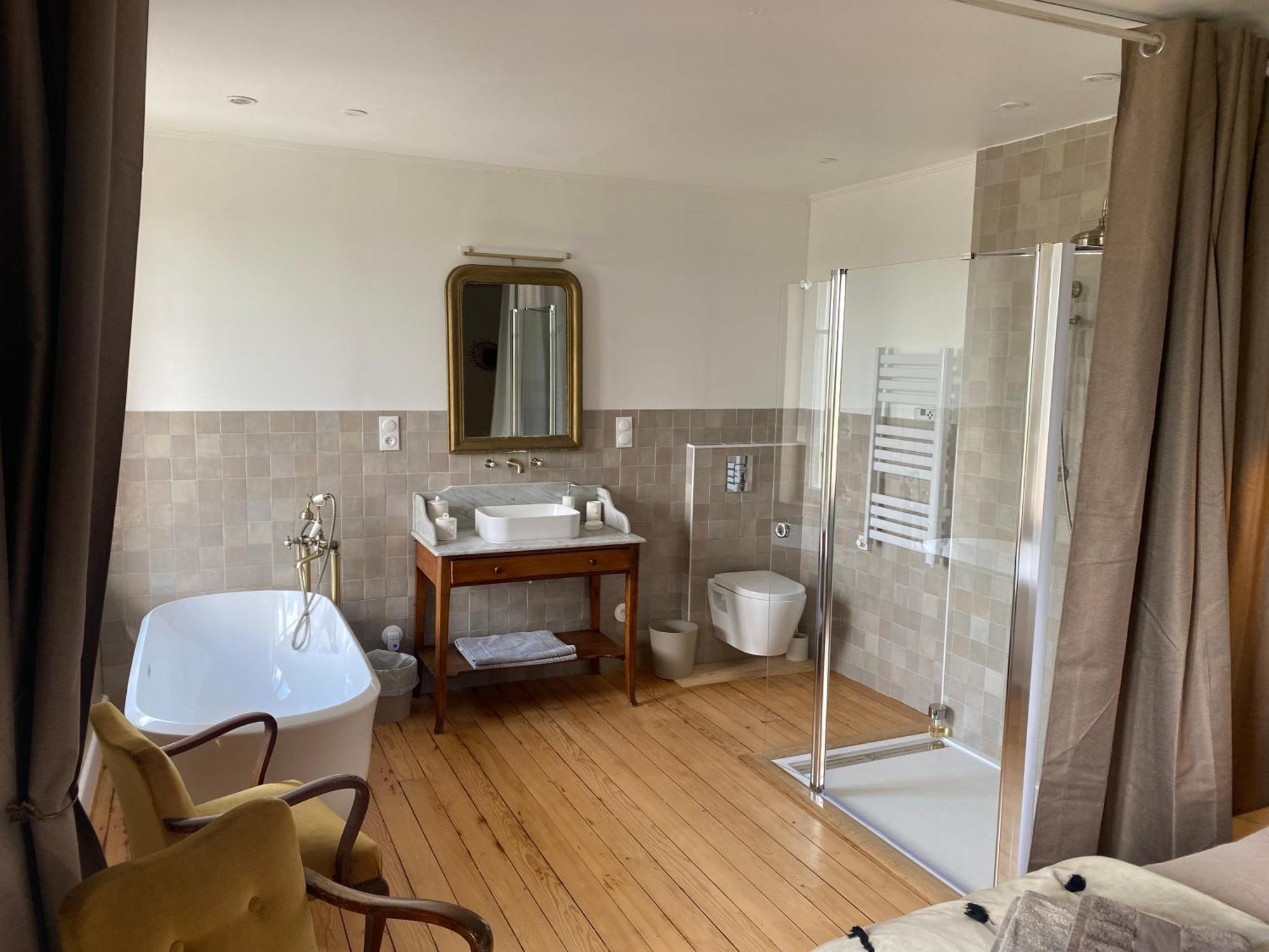 Le Chateau De Monthureux Le Sec Room photo