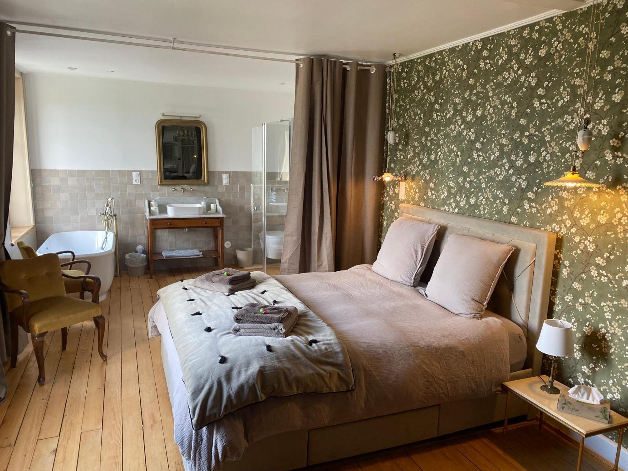 Le Chateau De Monthureux Le Sec Room photo